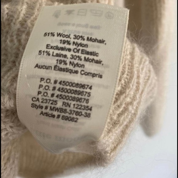 Aritzia Gardenia Sweater - Picture 5 of 9